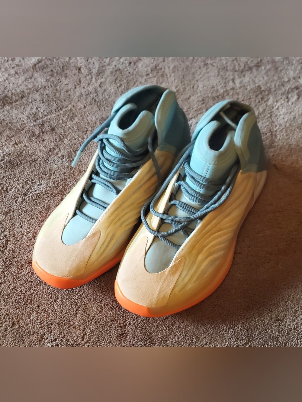 Adidas Yeezy QNTM Hi-Res Coral Sz 12